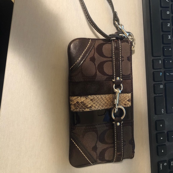 Coach Authentic original brown wristlet - Picture 2 of 8